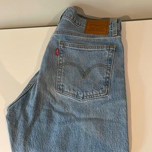 Levi’s Wedgie size 29